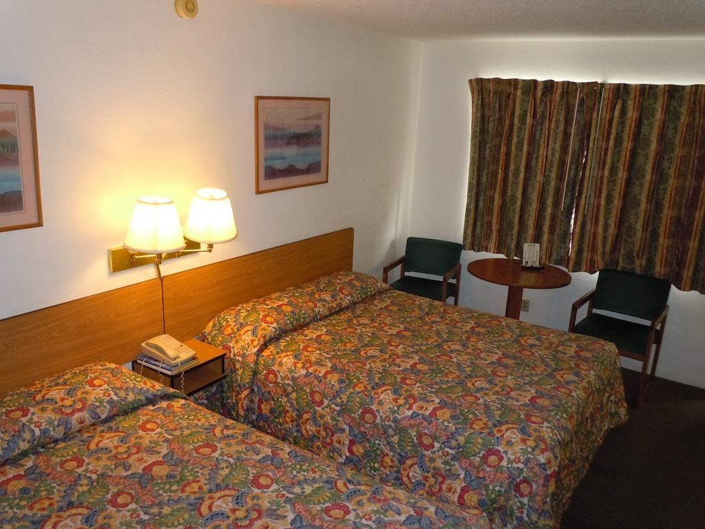 Value Inn Fallon Zewnętrze zdjęcie