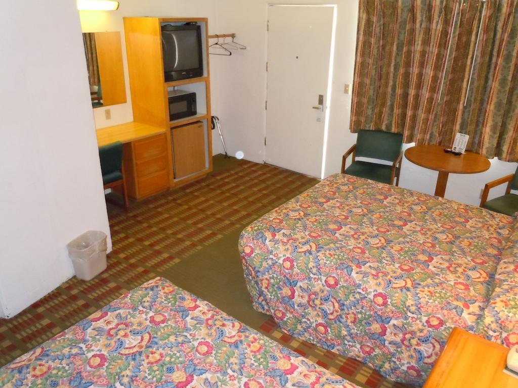Value Inn Fallon Zewnętrze zdjęcie