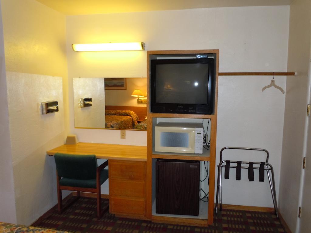 Value Inn Fallon Zewnętrze zdjęcie